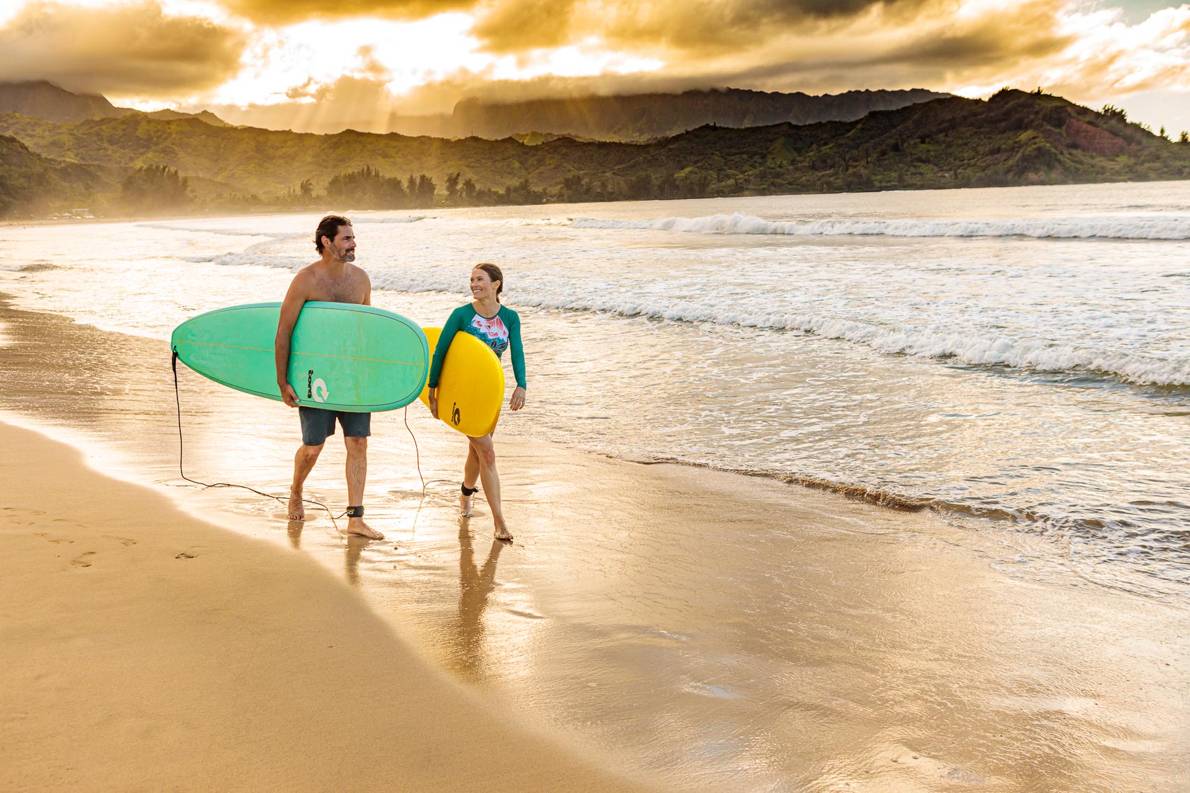 Norwegian Cruise Line Hawaii Couple Hanalei Beach | Michael DeYoung