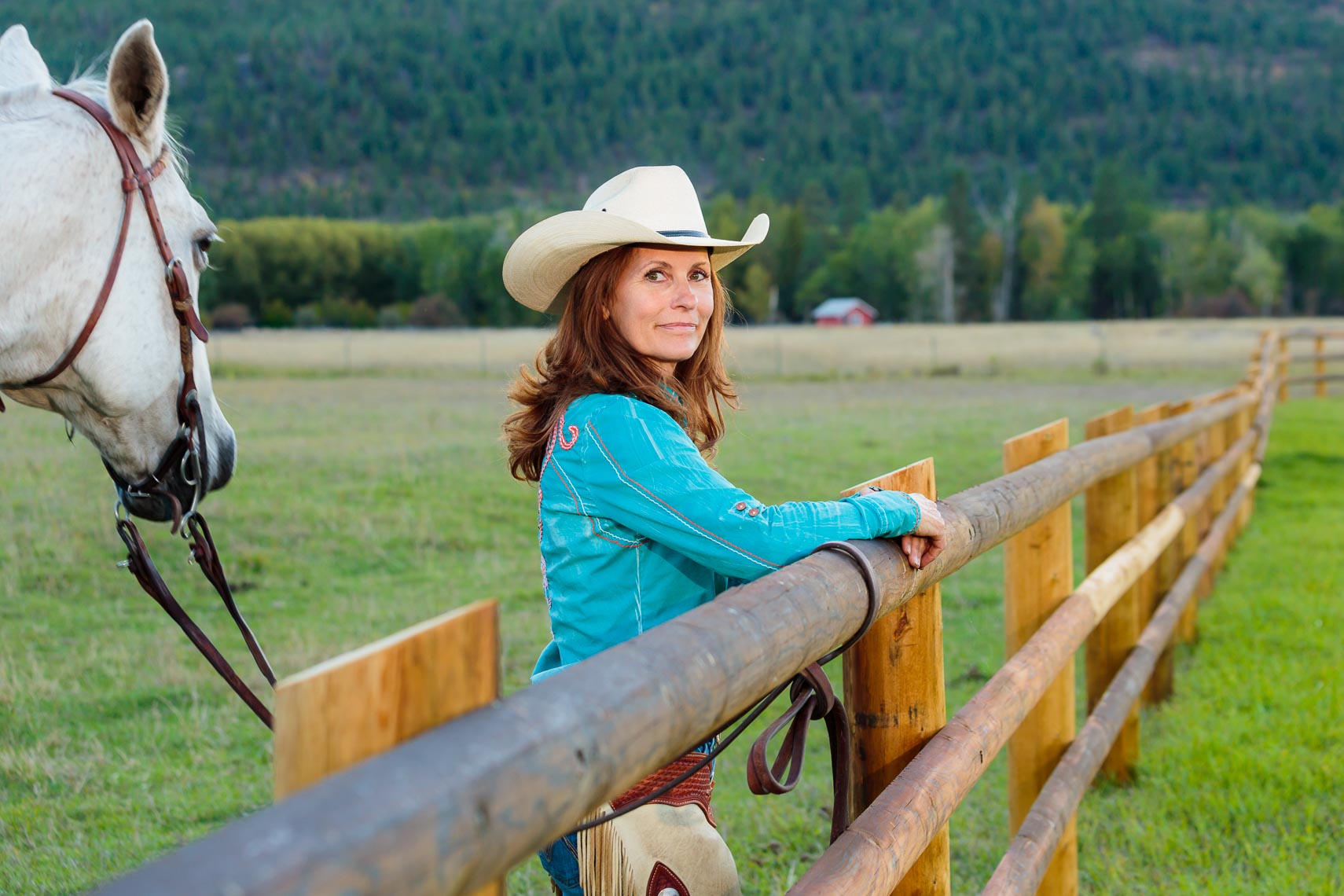 Montana Cowgirl Portrait | Photographer Michael DeYoung